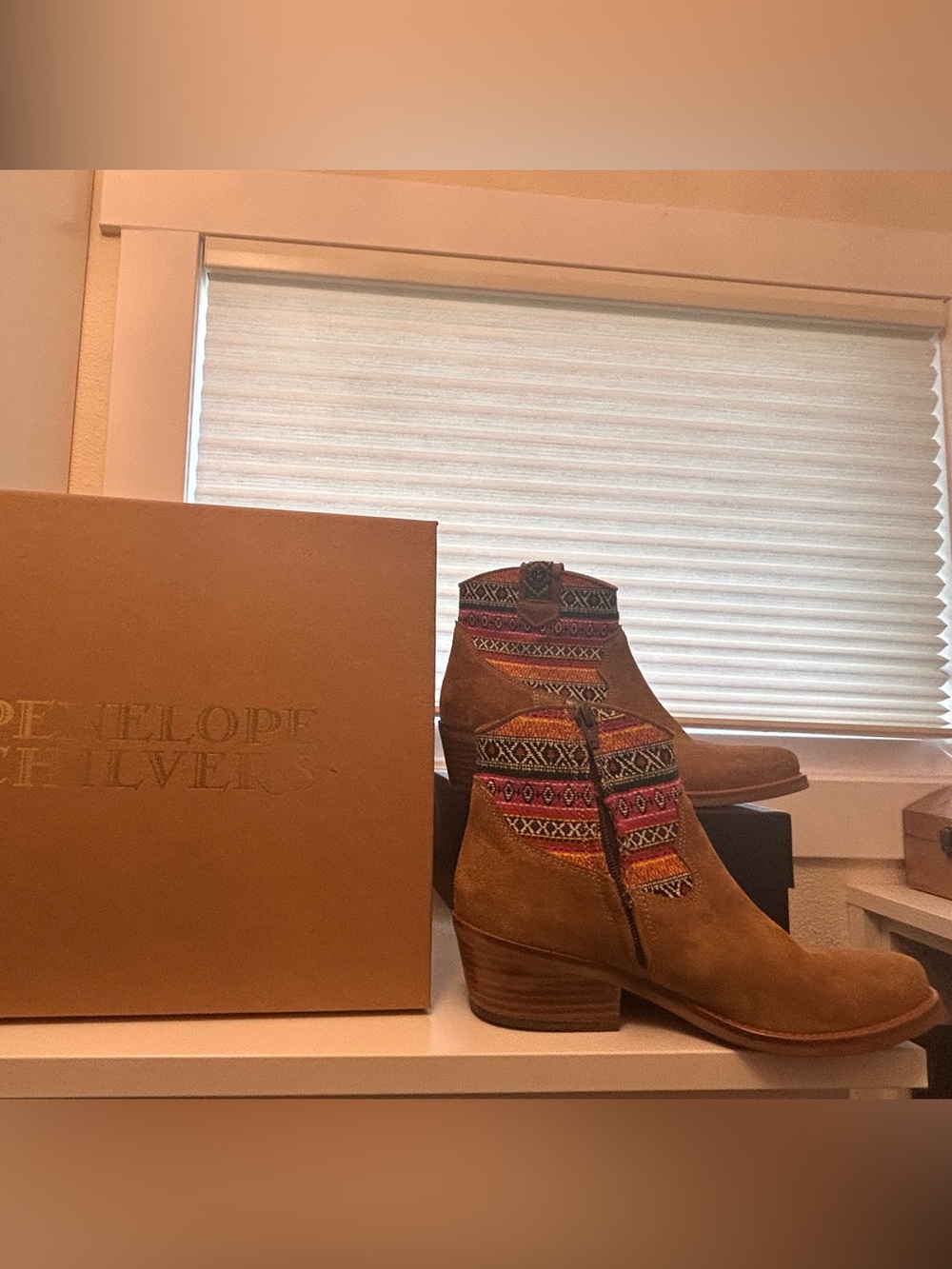 Penelope Chilvers Cassidy Mayan Boots Suede Leather Brown EU 37 US 6 Western Zip